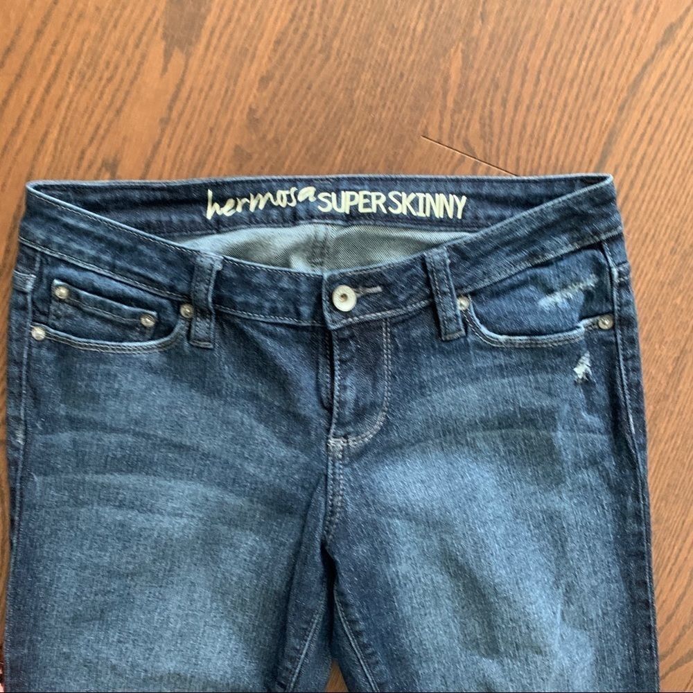 Bullhead Skinny Jeans - Picture 2 of 4
